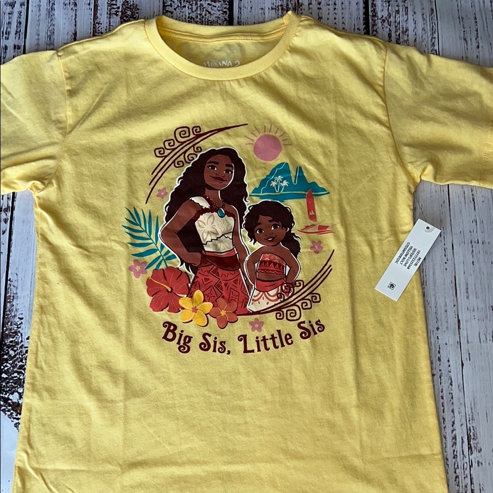 Disney Moana 2 T-Shirt NWT